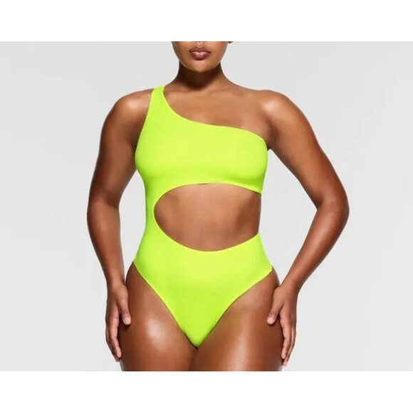 SKIMS Fits Everybody 1 Shoulder Cut Out Bodysuit - Picture 2 of 2